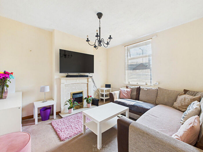 3 Bedroom Semi-Detached House For Sale In Station Road, Pilsley, S45