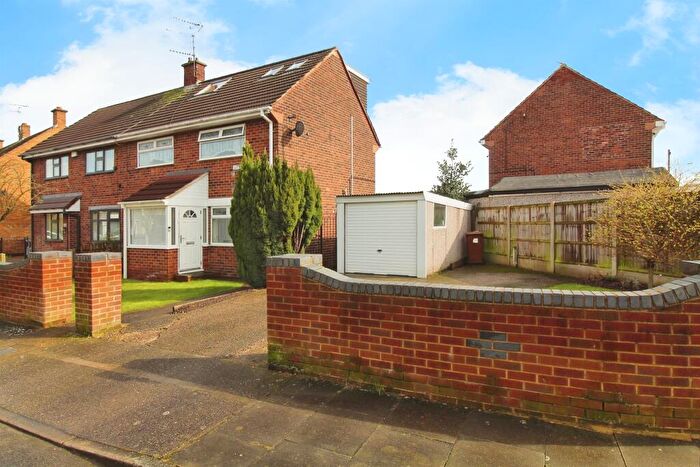 4 Bedroom Semi-Detached House For Sale In Little John Avenue, Warsop, Mansfield, NG20
