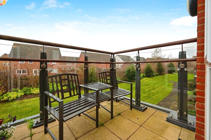 1 Bedroom Flat For Sale In Darwin Avenue, Worcester, WR5