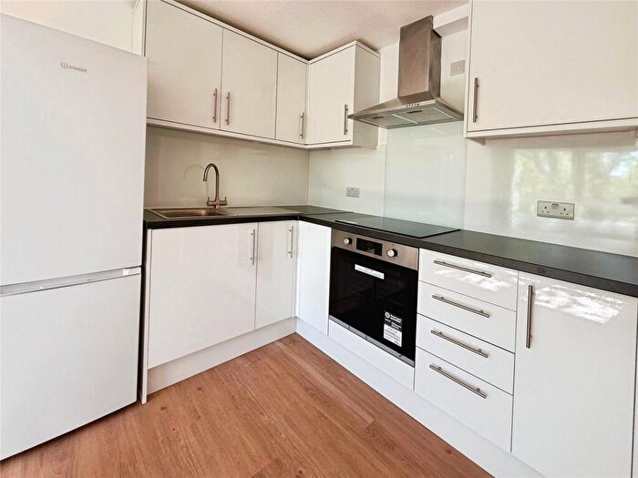 2 Bedroom Flat For Sale In Whinchat Road, London, SE28