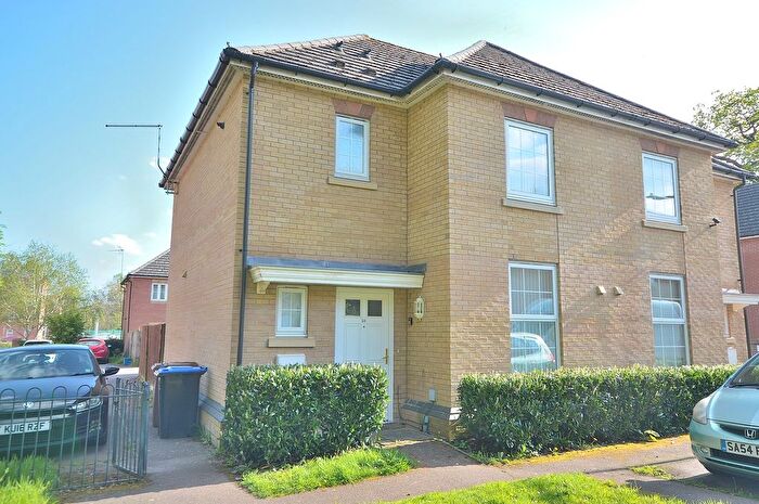 3 Bedroom Semi-Detached House To Rent In Berrywood Close, Northampton, NN5