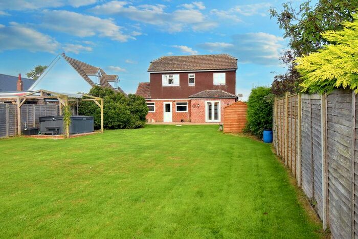 4 Bedroom Property To Rent In Magpie Hall Road, Stubbs Cross, TN26