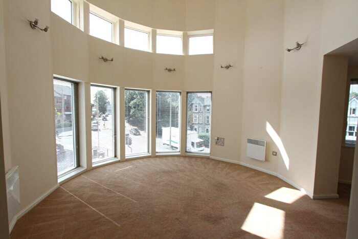 2 Bedroom Apartment To Rent In Bridge Court, Causeway, Banbury, Oxon, OX16