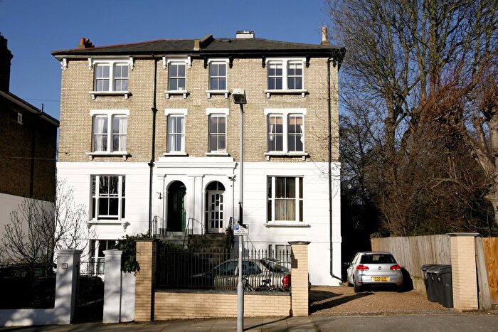 2 Bedroom Flat To Rent In Liverpool Road, Kingston Upon Thames, KT2