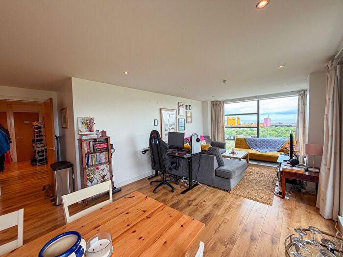 2 Bedroom Flat To Rent In Western Harbour View, Leith, Edinburgh, EH6