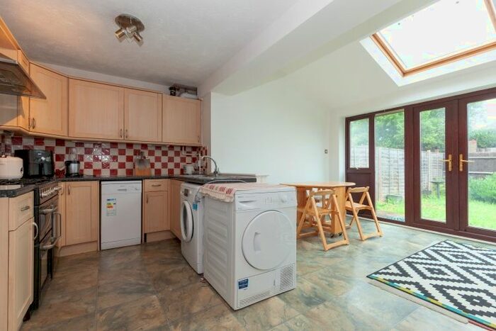 3 Bedroom End Of Terrace House To Rent In Ypres Way, Abingdon, OX14