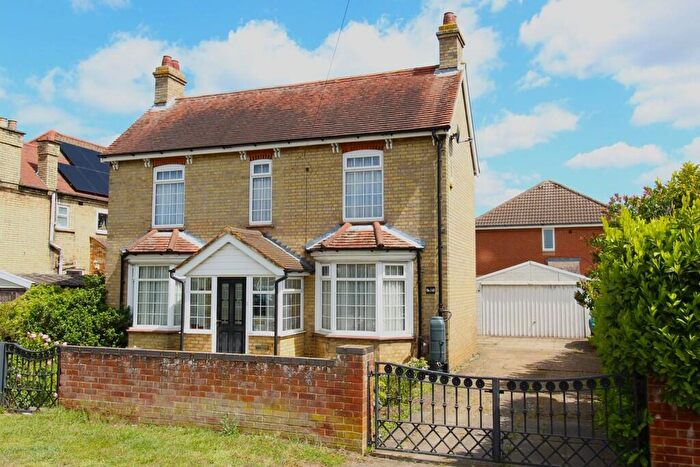 2 Bedroom Detached House For Sale In St. Neots Road, Sandy, SG19