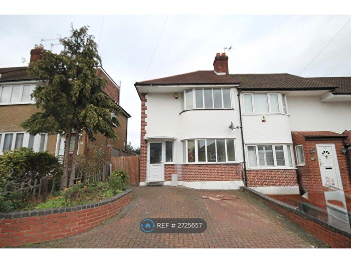 3 Bedroom End Terrace House To Rent In Carr Road, Northolt, UB5