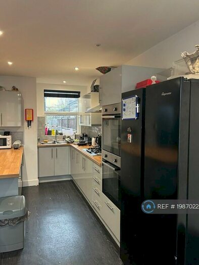 6 Bedroom Terraced House To Rent In Garnier Street, Portsmouth, PO1