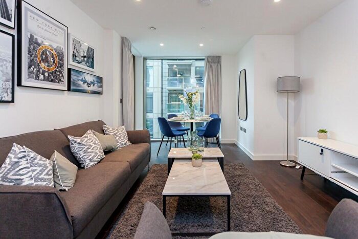 2 Bedroom Apartment To Rent In Lavender Place, Royal Mint Street, Tower Hill, E1