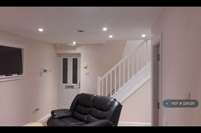 7 Bedroom Terraced House To Rent In Redshaw Close, Manchester, M14