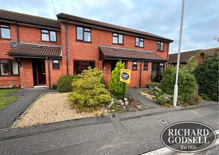 3 Bedroom Terraced House For Sale In Highcliffe Christchurch, BH23