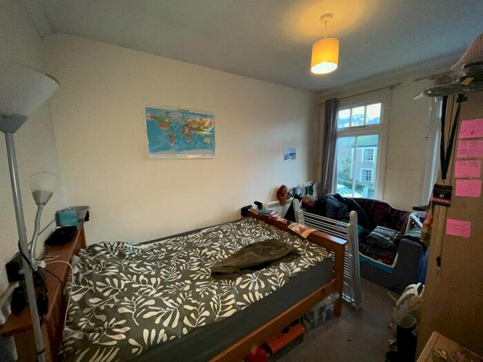 4 Bedroom Flat To Rent In Berkeley Vale, Falmouth, TR11