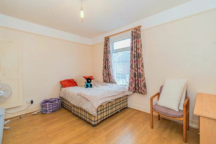 4 Bedroom Terraced House To Rent In Drummond Road, Portsmouth, Hampshire, PO1