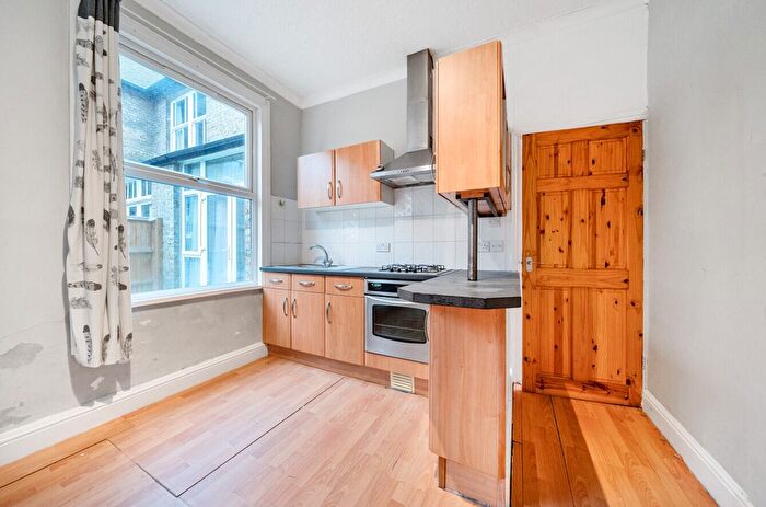 1 Bedroom Flat For Sale In Mitcham Park, Mitcham, CR4