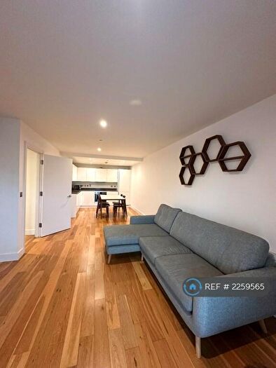 2 Bedroom Flat To Rent In Love Lane, London, SE18