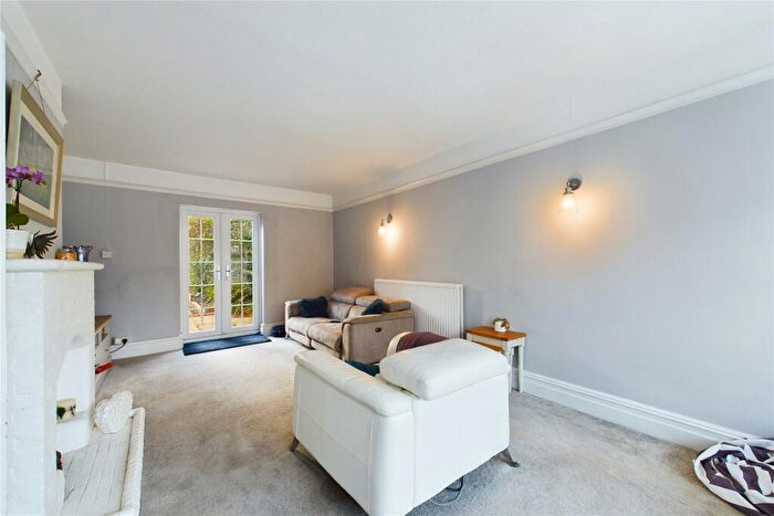 4 Bedroom Detached House For Sale In Oxford Road, Tilehurst, Reading, Berkshire, RG31