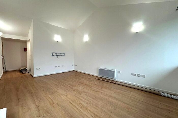2 Bedroom Apartment To Rent In Grainstore, Canning Town, E16