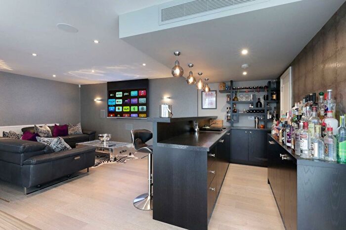 6 Bedroom Detached House For Sale In Ledborough Wood, Beaconsfield, Buckinghamshire, HP9