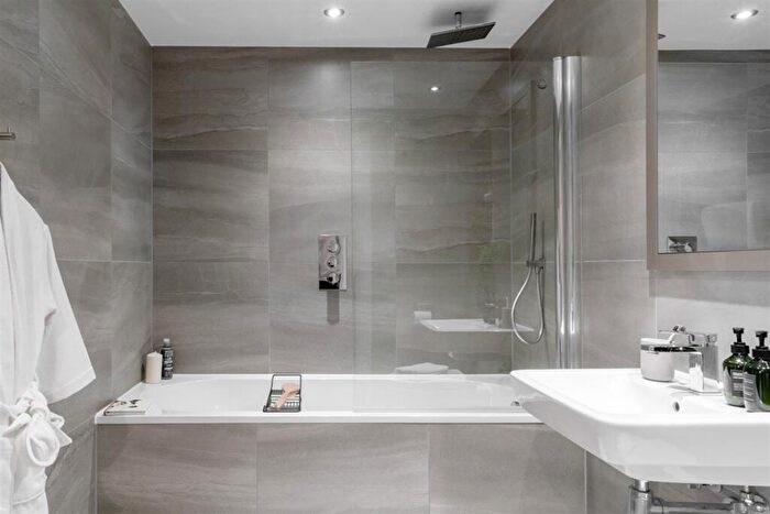 2 Bedroom Apartment To Rent In Broad Street, Birmingham, B15