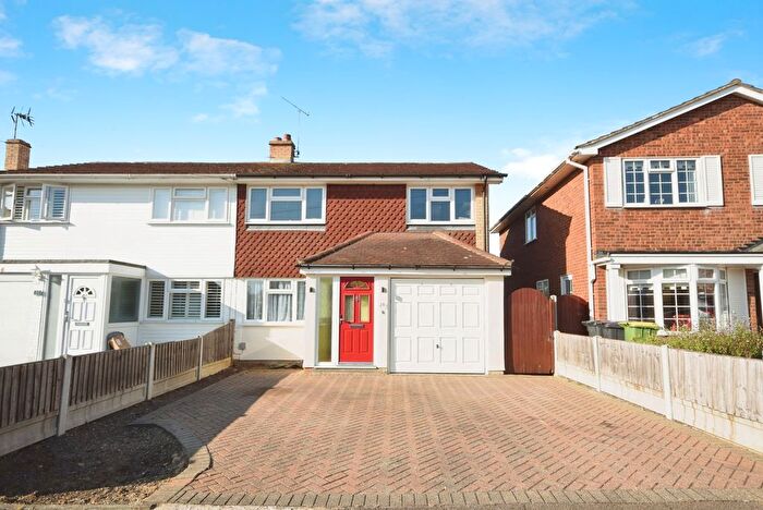 3 Bedroom Semi-Detached House For Sale In Oakhurst Road, Rayleigh, Essex, SS6