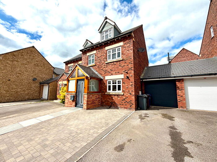 4 Bedroom Semi-Detached House For Sale In Ivy Bank Close, Penistone, Sheffield, S36