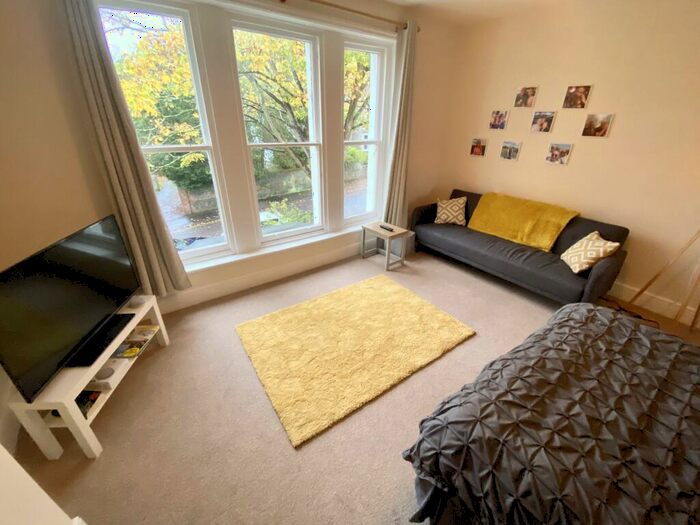 1 Bedroom Flat To Rent In Christchurch Road, Winchester, SO23