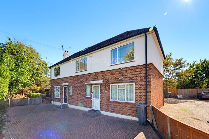 2 Bedroom Maisonette For Sale In Heath Road, Hounslow, TW3