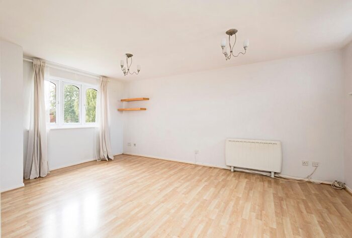 1 Bedroom Flat For Sale In Southwold Road, Watford, WD24