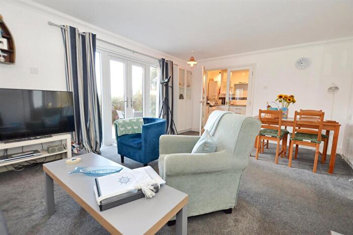 2 Bedroom Flat For Sale In Cliff Road, Sheringham, NR26