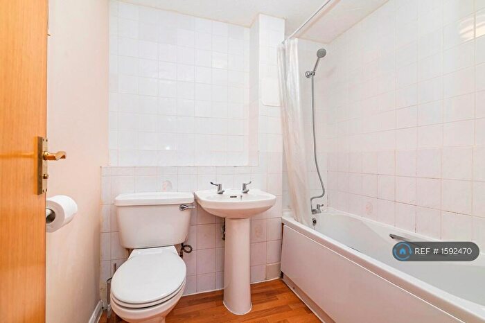 1 Bedroom Flat To Rent In Catherine Court, Ilford, IG2