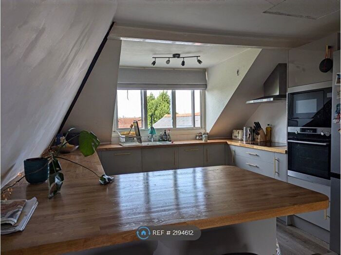 2 Bedroom Flat To Rent In Therapia Road, London, SE22