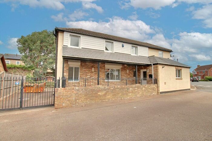 3 Bedroom Detached House To Rent In Bridge Street, Chatteris, PE16