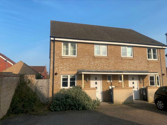 3 Bedroom House To Rent In Day Close, St. Neots, PE19