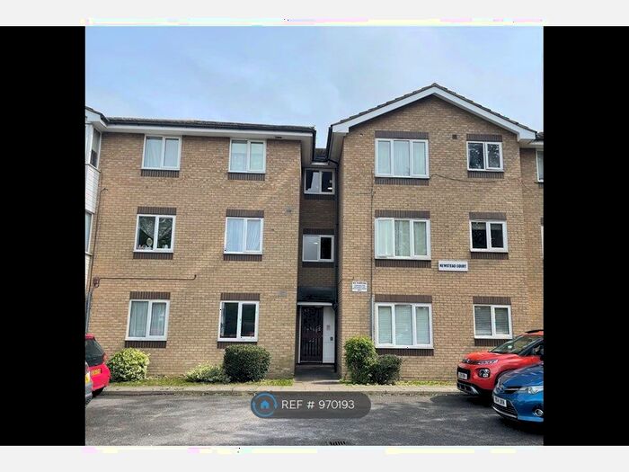 2 Bedroom Flat To Rent In Byron Way, Northolt, UB5