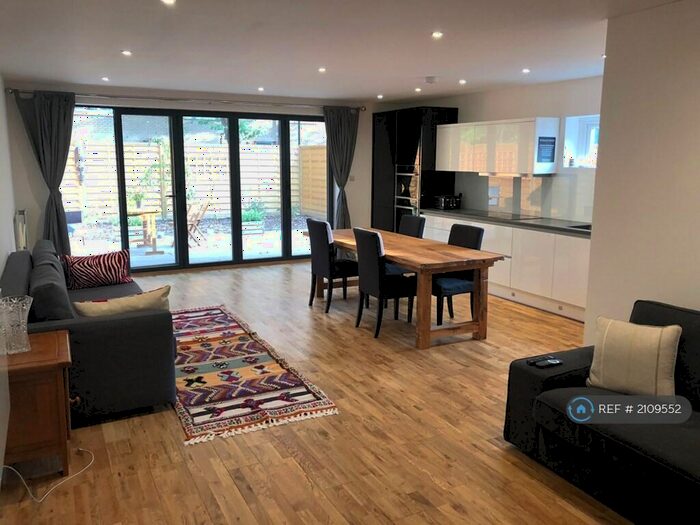 Studio To Rent In Alexandra Street, London, SE14