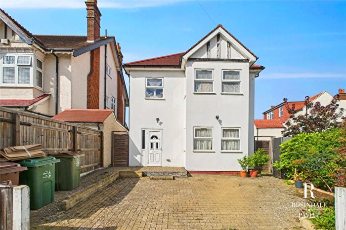 4 Bedroom Detached House For Sale In Grosvenor Gardens, Wallington, SM6