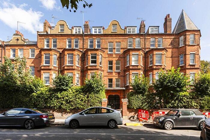 2 Bedroom Flat For Sale In Fairhazel Gardens, South Hampstead, NW6
