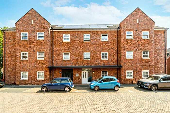 2 Bedroom Flat To Rent In Tulett Avenue, Whetstone, N20