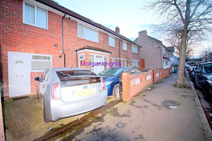1 Bedroom Terraced House To Rent In Langdon Road, East Ham, E6