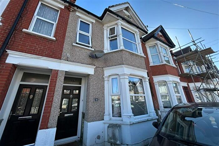2 Bedroom Property To Rent In Bedroom Property In Southend On Sea, SS2