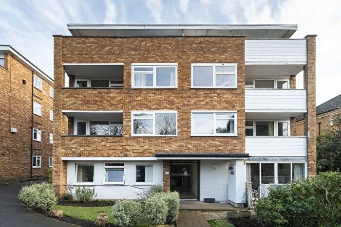 2 Bedroom Flat To Rent In The Downs, West Wimbledon, SW20