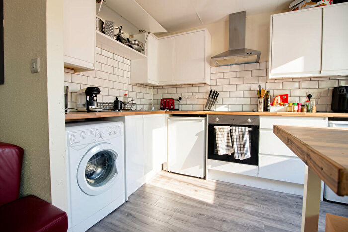 1 Bedroom Flat To Rent In Ramsey Court, Carrington, Nottingham, NG5