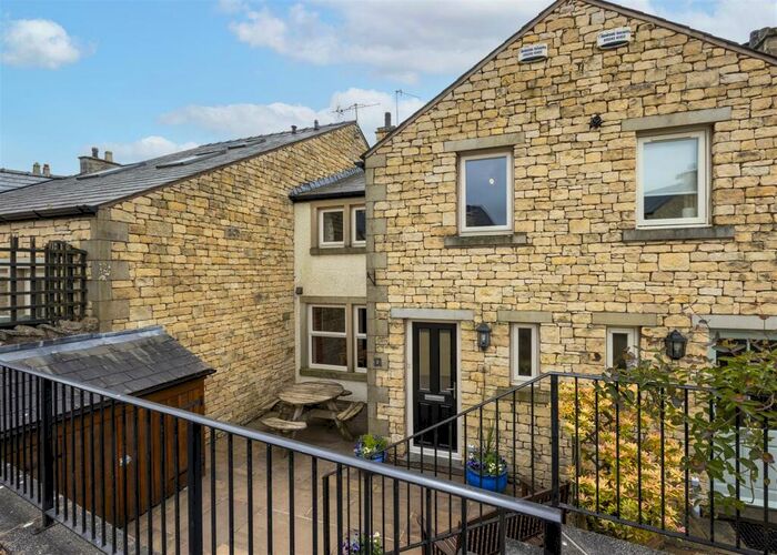 3 Bedroom Mews For Sale In Bridge Mews, Ingleton, LA6