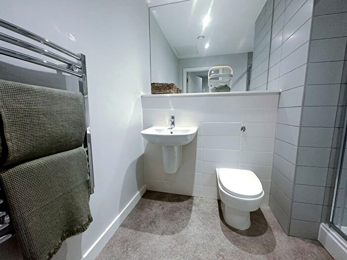 1 Bedroom Flat For Sale In Sky Gardens, Liverpool, L22