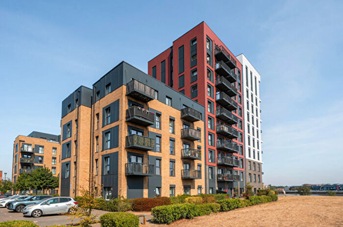 2 Bedroom Flat To Rent In Meridian Way, Southampton, Hampshire, SO14