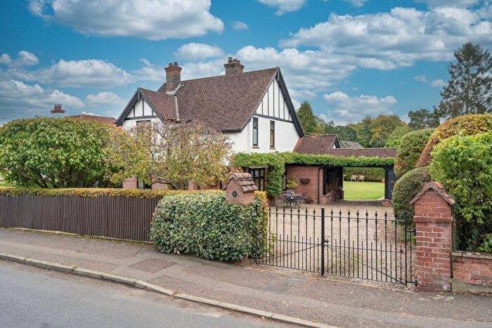 3 Bedroom Detached House For Sale In Thorpe St Andrew, Norwich, NR7