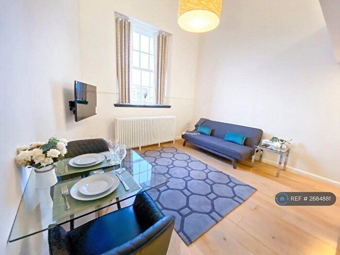 Studio To Rent In Mcdonald Road, Edinburgh, EH7