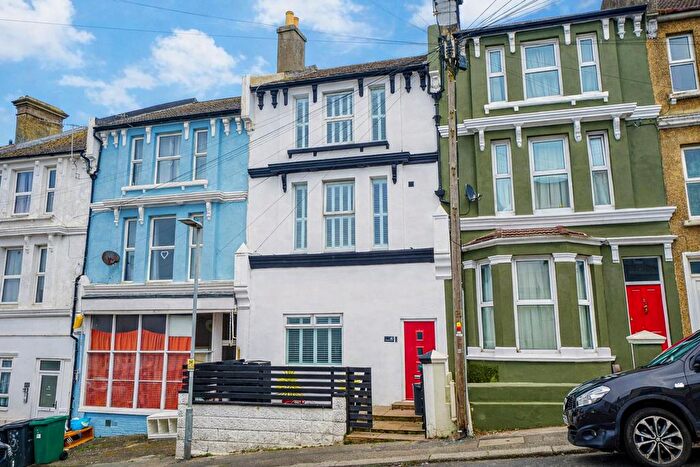 4 Bedroom Terraced House For Sale In Whitefriars Road, Hastings, TN34