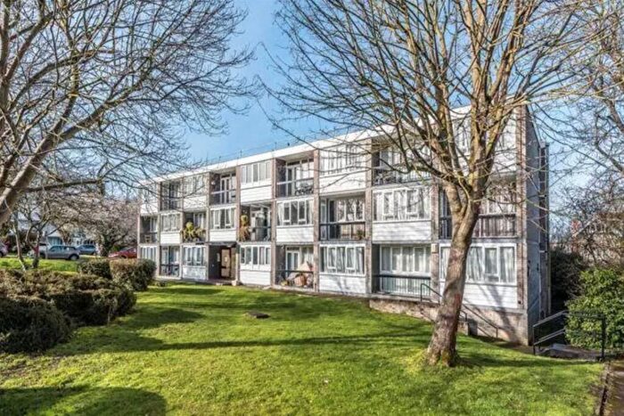 Flat To Rent In Ashbourne Court, Ashbourne Close, Woodside Park, N12